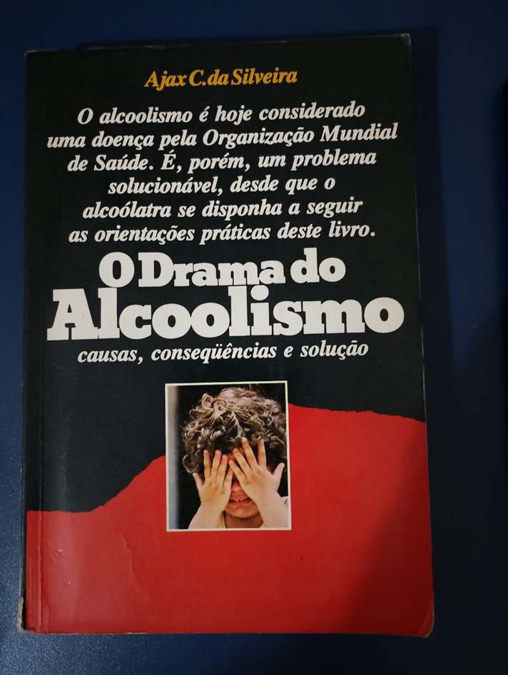 Livro – O drama do alcoolismo.